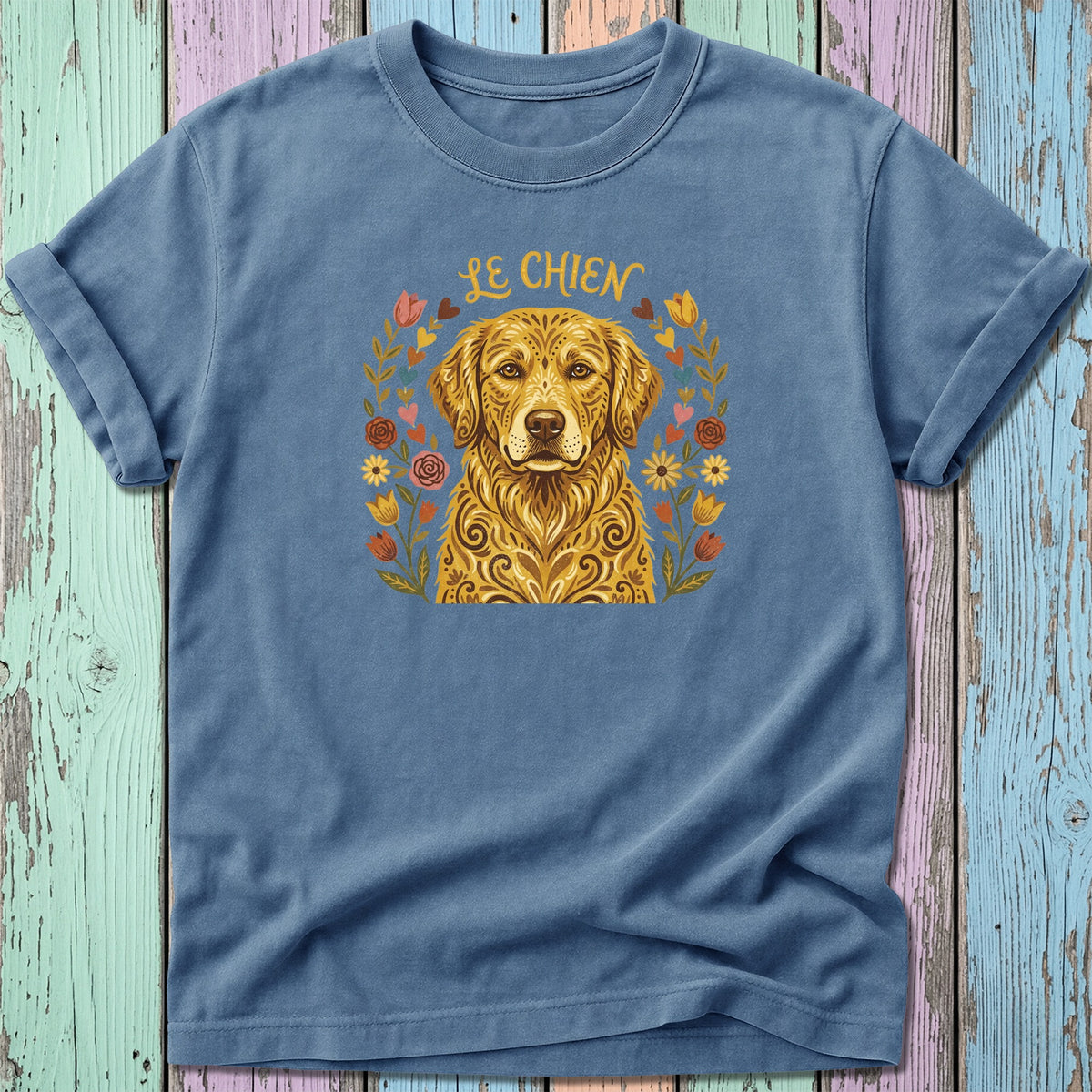 Golden Retriever portrait with ornate details and floral wreath, says "LE CHIEN".